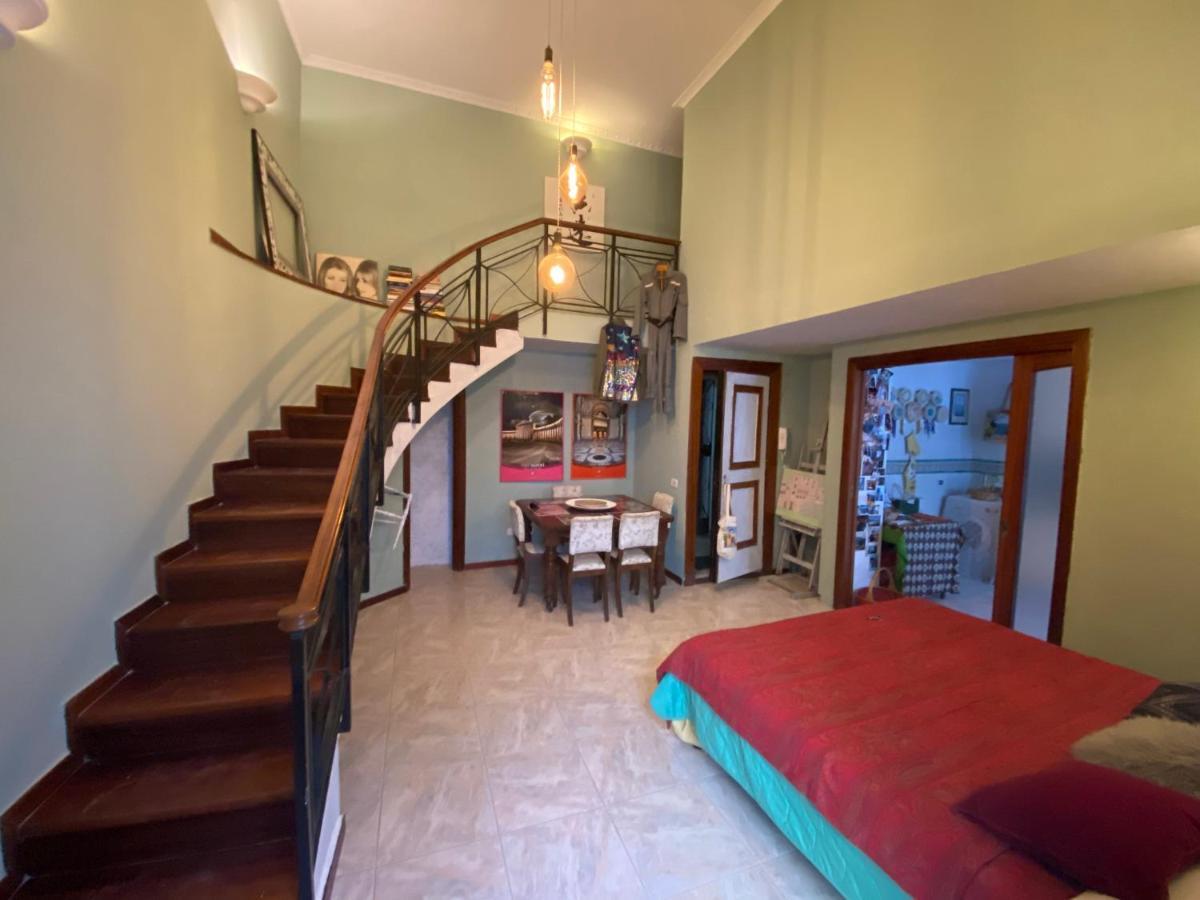 Casa Gioia, Tra Palazzo Reale,Lungomare E Monte Echia Apartment Naples Exterior photo