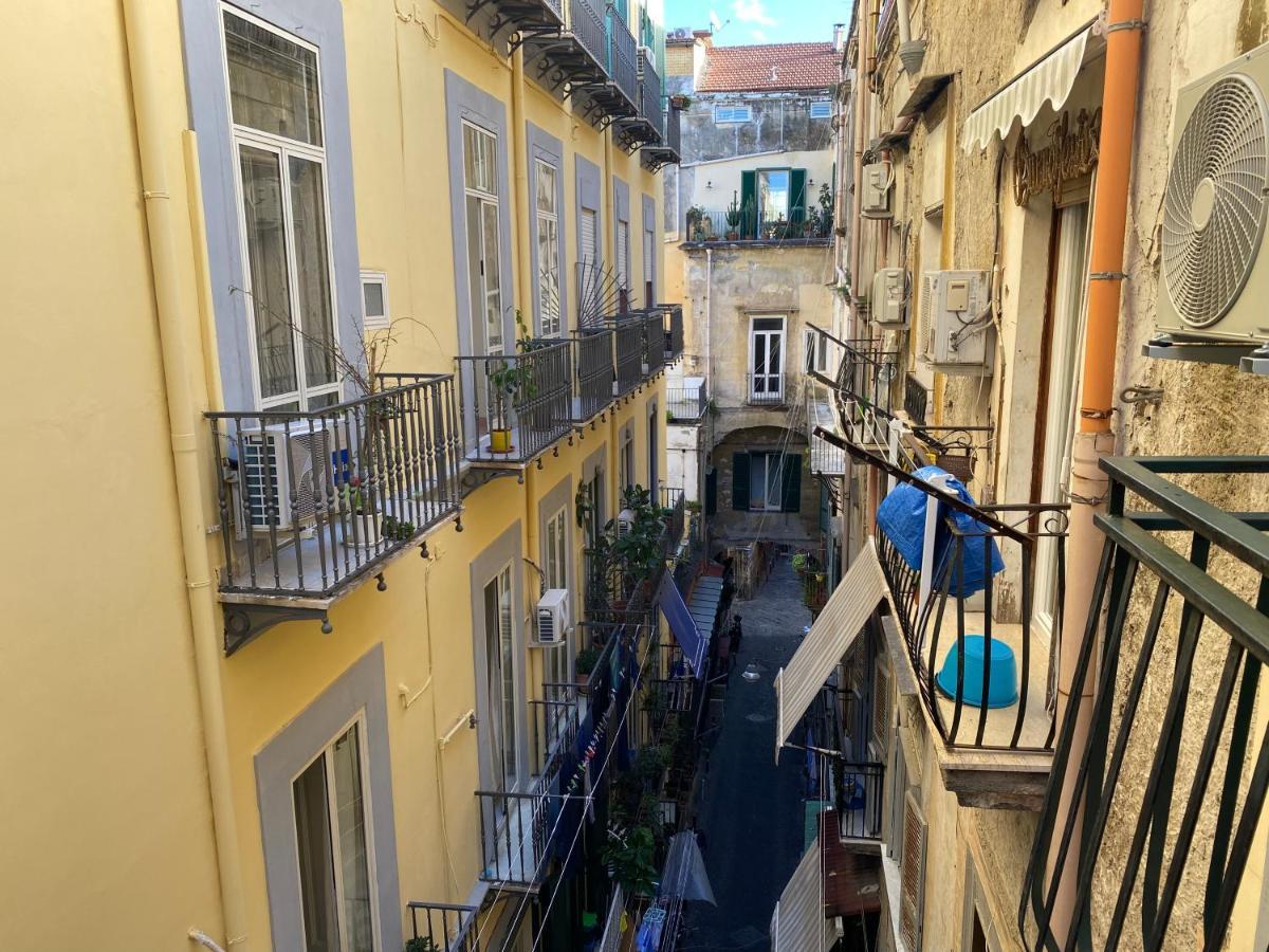 Casa Gioia, Tra Palazzo Reale,Lungomare E Monte Echia Apartment Naples Exterior photo